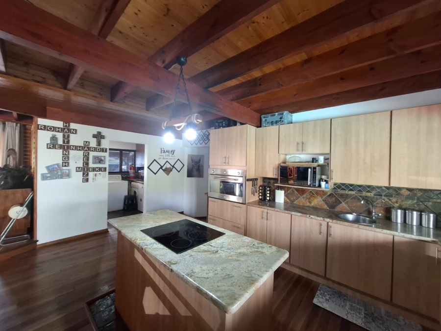 5 Bedroom Property for Sale in Waterkloof East North West